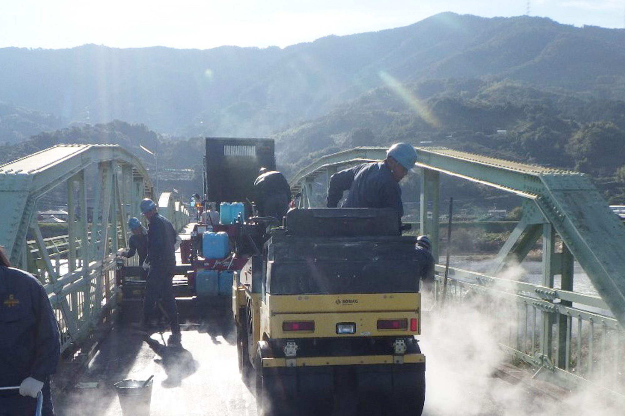 写真：道路舗装