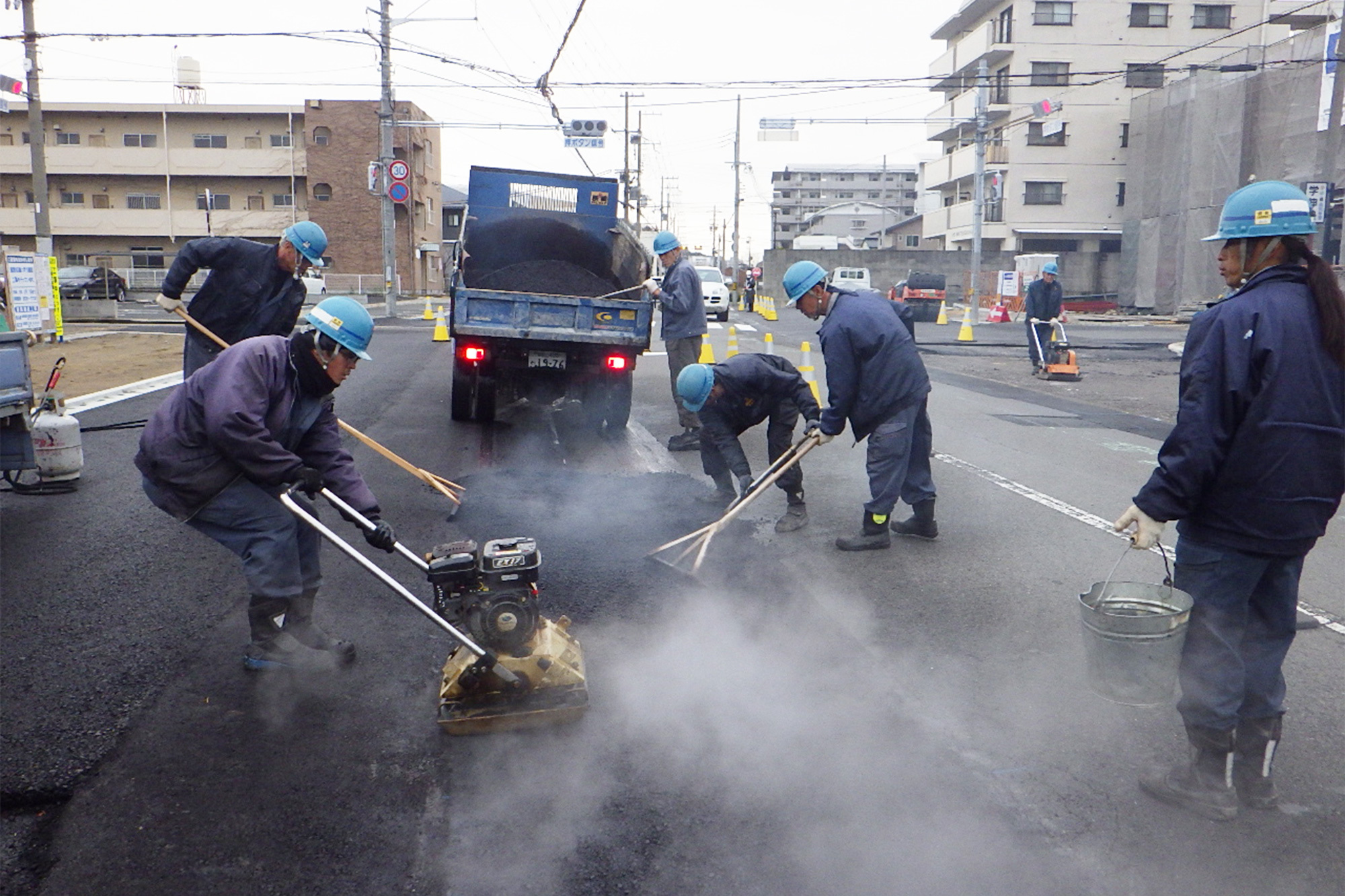 写真：舗装工事